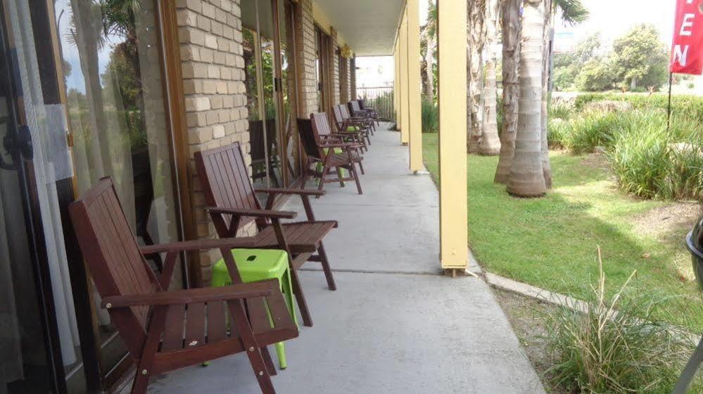 Abel Tasman Waterfront Motel Lakes Entrance Exterior photo